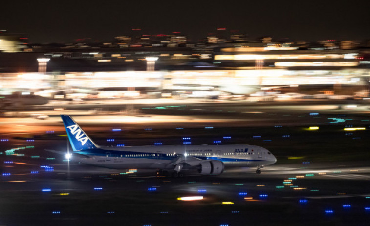 Las alas de dos aviones chocan en un aeropuerto japonés sin causar heridos