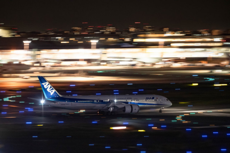 Las alas de dos aviones chocan en un aeropuerto japonés sin causar heridos