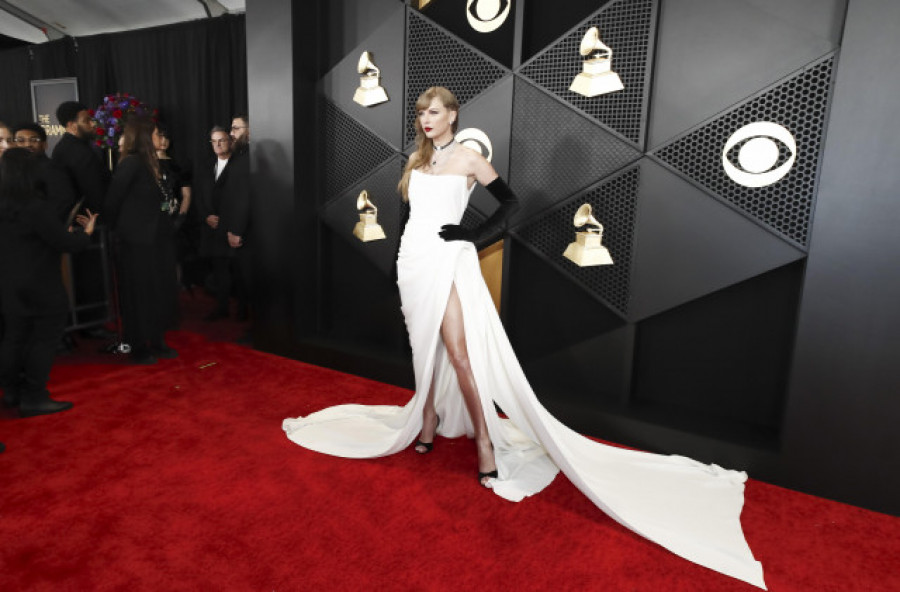 Taylor Swift hace historia al ganar con 'Midnights' su cuarto grammy a albúm del año
