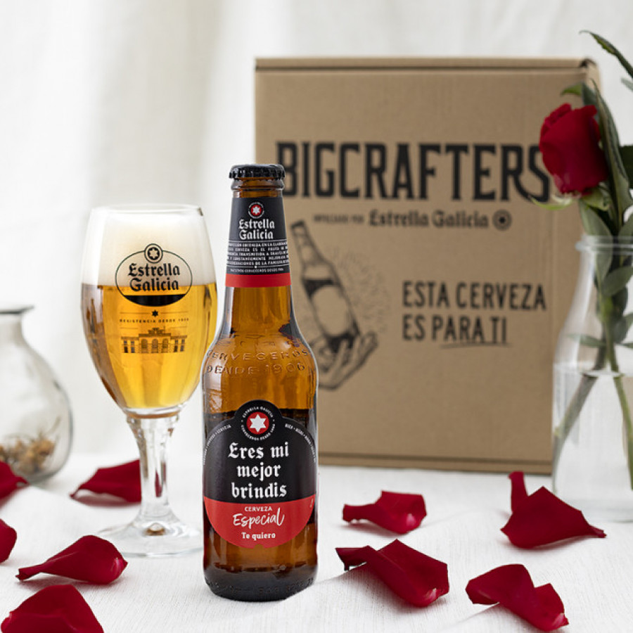 Estrella Galicia diseña un pack exclusivo para regalar en San Valentín