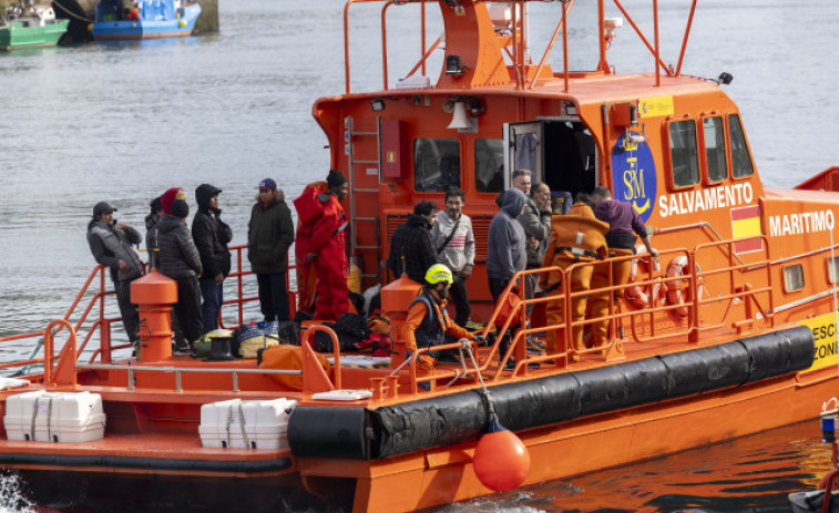 Rescatados en San Sebastián los 14 marineros de un barco con base en Burela