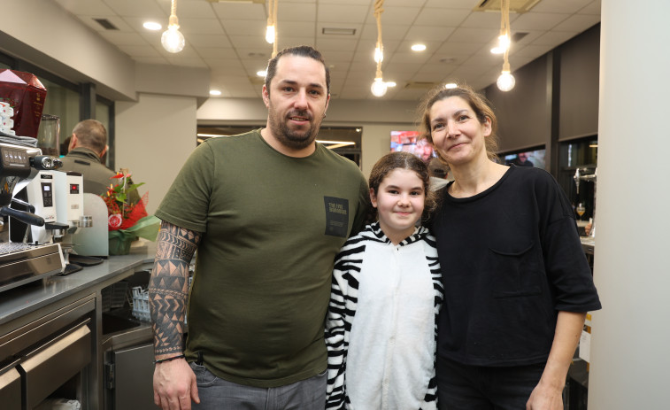 Reabre la cafetería “O Mercado” de Carballo