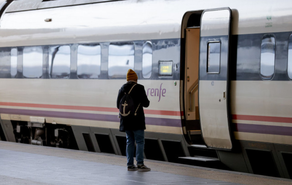 Renfe vende en un día más de 4.250 billetes entre Galicia y Madrid a 25 euros