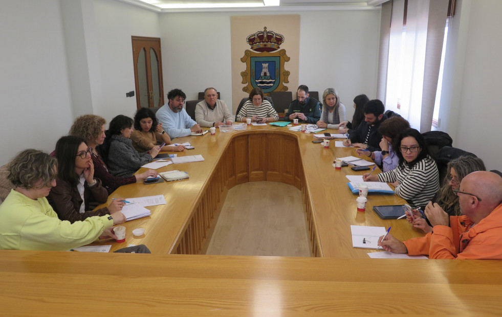 A Laracha celebra nuevas mesas de trabajo sobre la coordinación contra la violencia de género