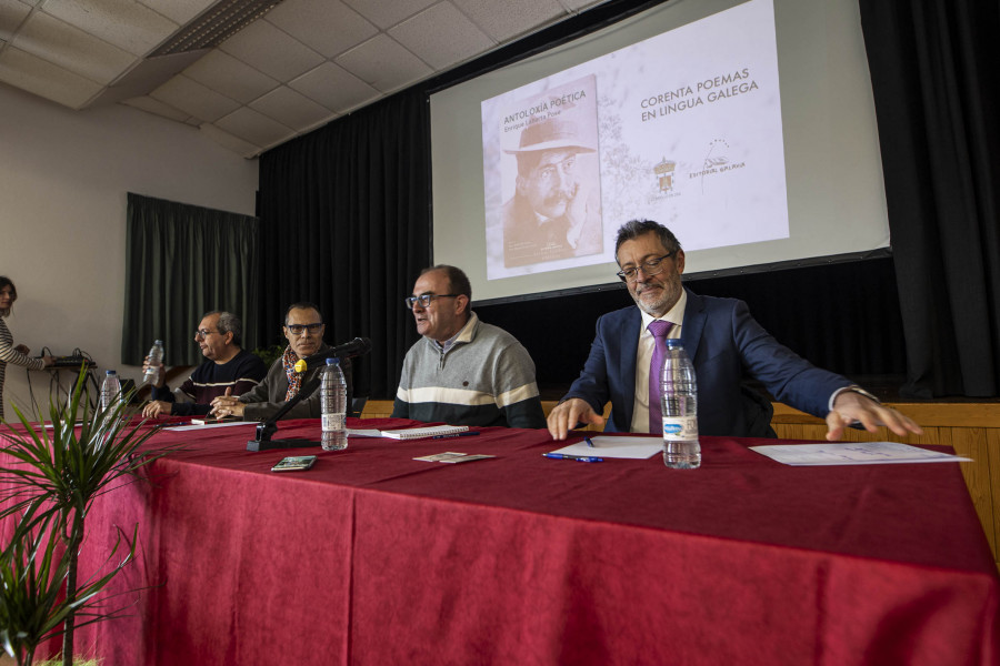 Presentada en Baio la “Antoloxía Poética” de Enrique Labarta Pose