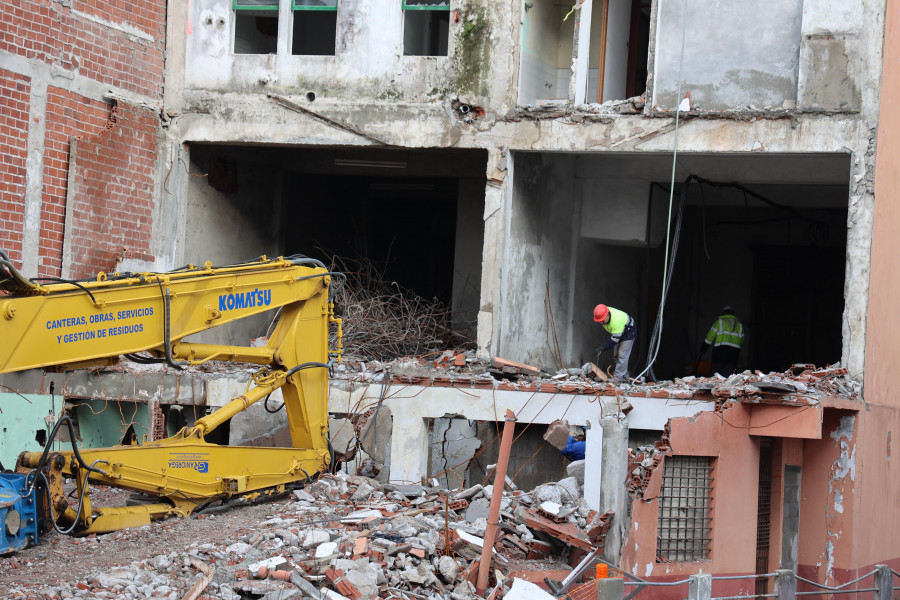 Carballo se prepara para el caos de tráfico que supondrá la reconstrucción del puente de A Milagrosa