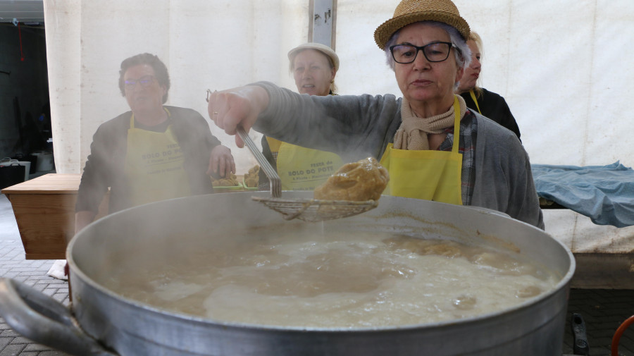 Mazaricos calienta fogones para su Festa do Bolo do Pote