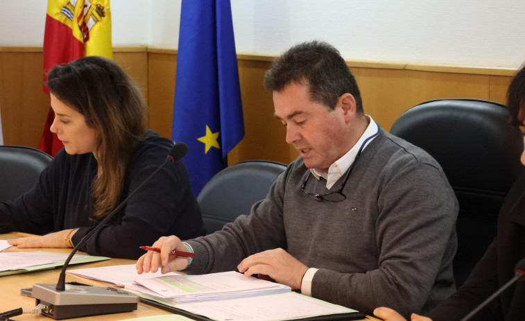Ponteceso prohíbe las cargas y descargas nocturnas