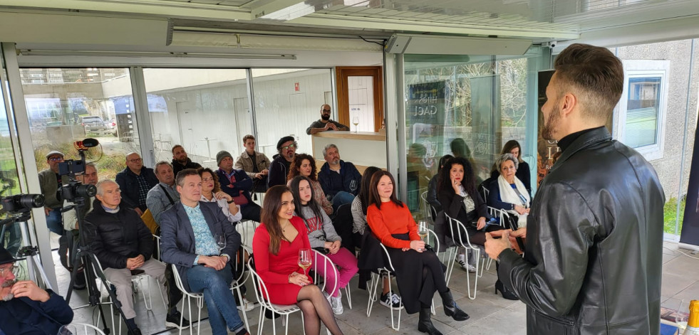 Rodrigo Costoya presenta su nueva novela en Fisterra