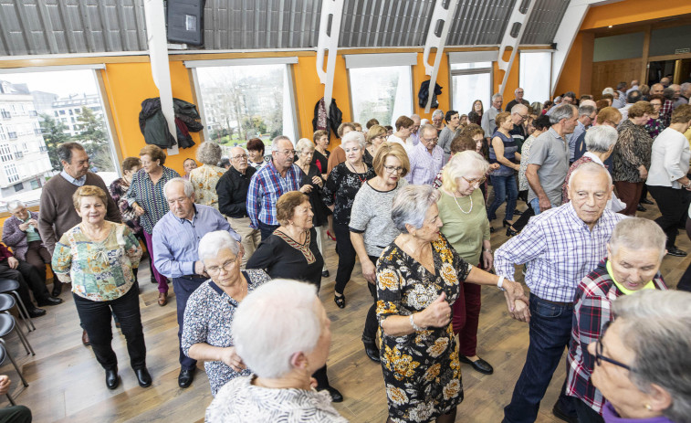 Domingo animado de baile en Carballo