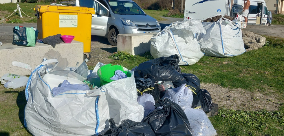 El BNG de Muxía denuncia la acumulación de basura en distintos puntos del municipio