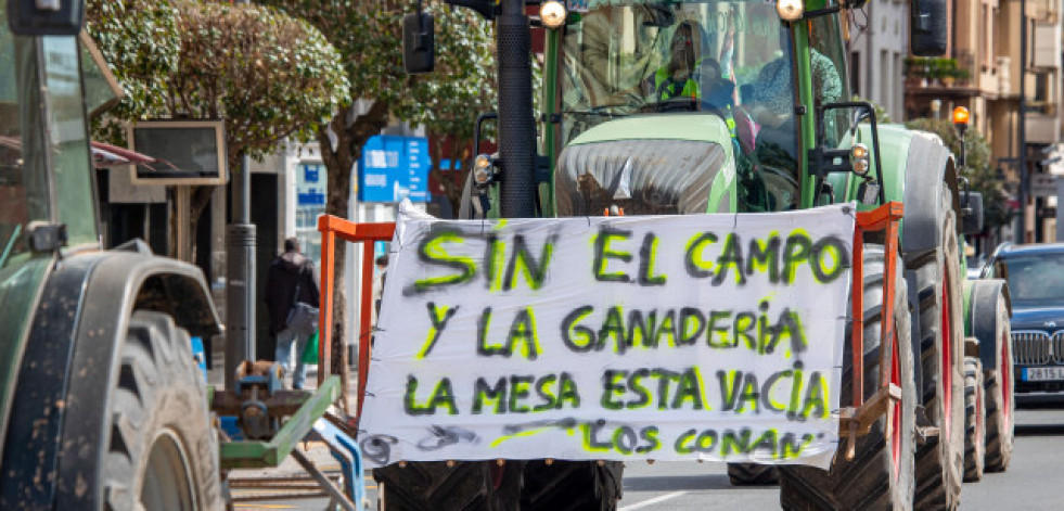 Bruselas ofrece propuestas al campo mientras los agricultores mantienen el pulso de las protestas