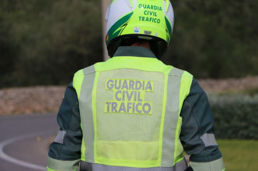 Detenida una vecina de Lugo por conducir su coche durante 25 años con un carné falso