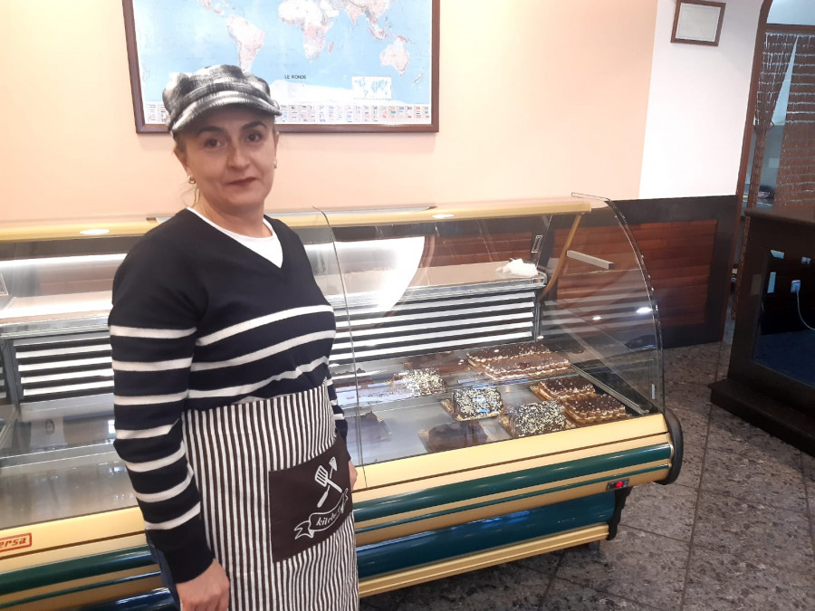 Reapertura de la cafetería-repostería "Los Alpes" de A Laracha