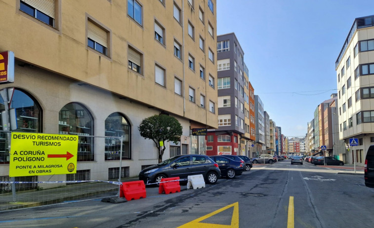 Circulación en doble sentido por la calle Río Miño de Carballo
