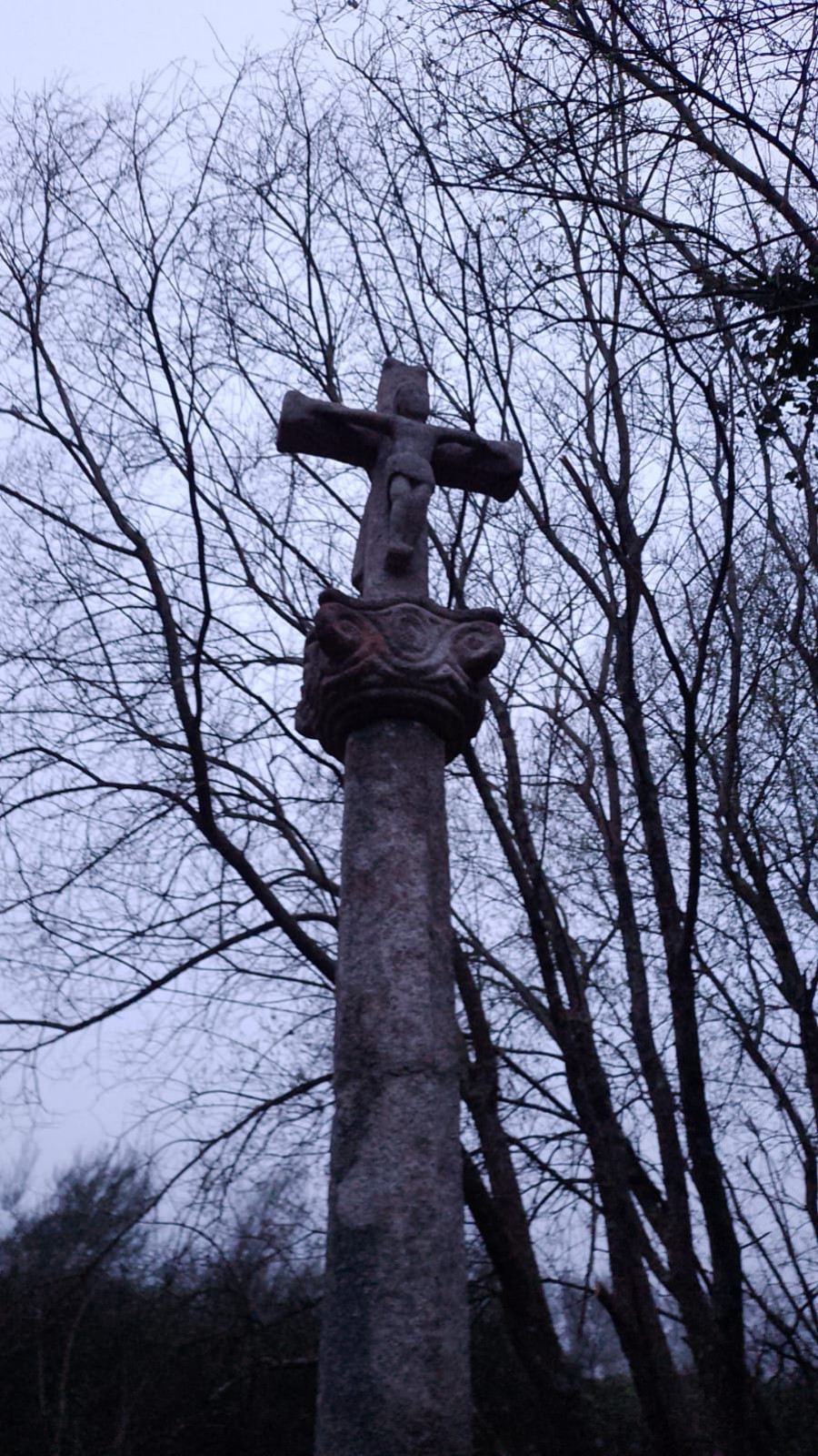 El Concello recupera el cruceiro de Baíñas