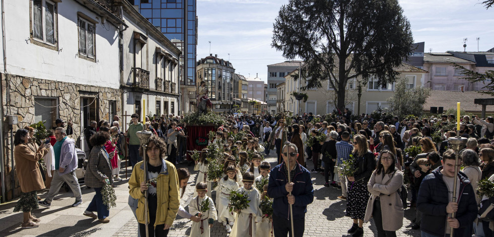 Domingo de Ramos en Carballo, en imágenes