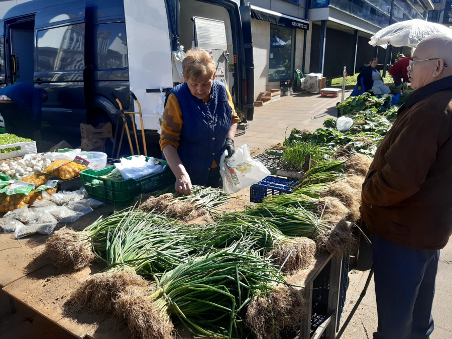 Dinámicas ferias primaverales en Carballo y Cee