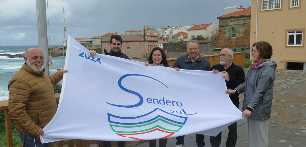 La bandera de Sendeiro Azul ya luce en Caión