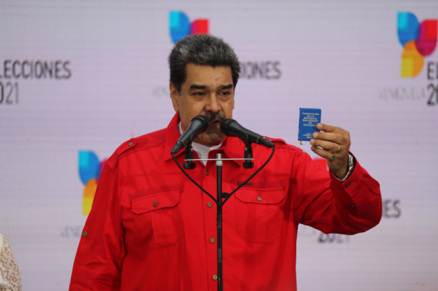 Maduro tilda a opositores como "piezas en el juego" de EEUU para "apoderarse de Venezuela"