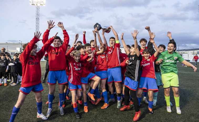 Lluvia, fiesta y mucho fútbol en el I Torneo Costa da Morte