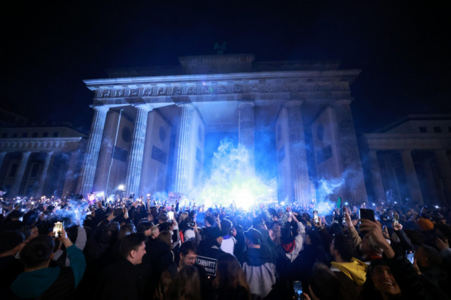 Berlín recibe con una 'fumada' popular la legalización parcial del cannabis en Alemania