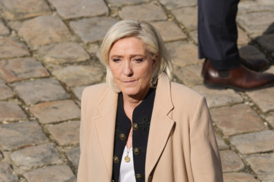 Jean-Marie Le Pen, líder histórico de la ultraderecha francesa, bajo tutela de sus hijas
