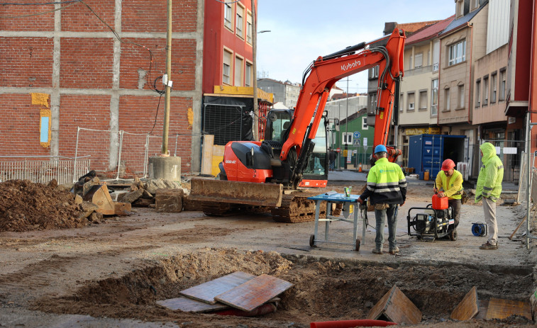 El desmantelamiento del puente de A Milagrosa se lleva a cabo pieza por pieza