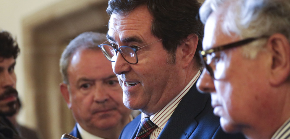 Garamendi apela desde Muxía a atajar el absentismo