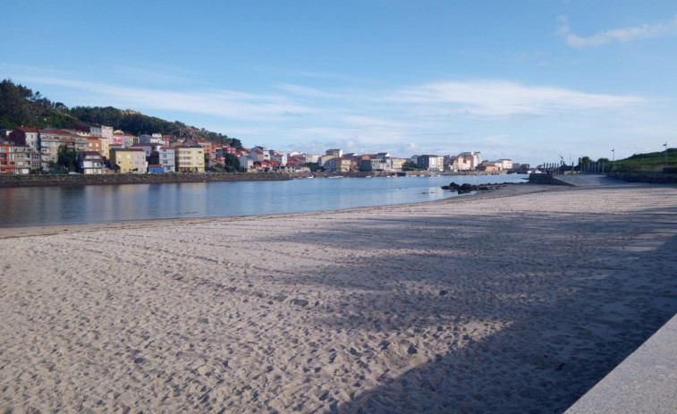 Las playas de Lingunde y Camelle, y el parque y la iglesia de Xaviña tendrán aseos accesibles