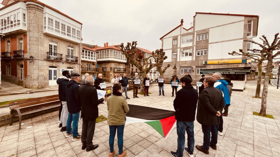 Concentración a favor de Palestina en Corcubión