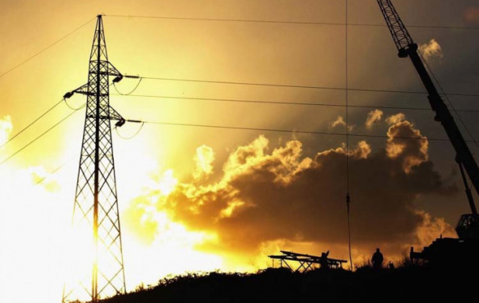 La luz vuelve a marcar precios negativos y estará por debajo del euro hasta las 19.00