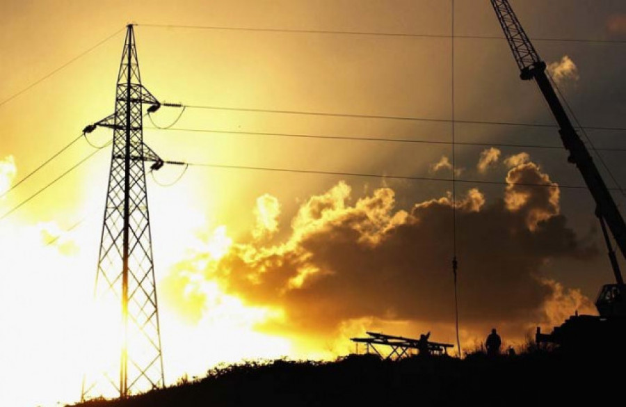 La luz vuelve a marcar precios negativos y estará por debajo del euro hasta las 19.00