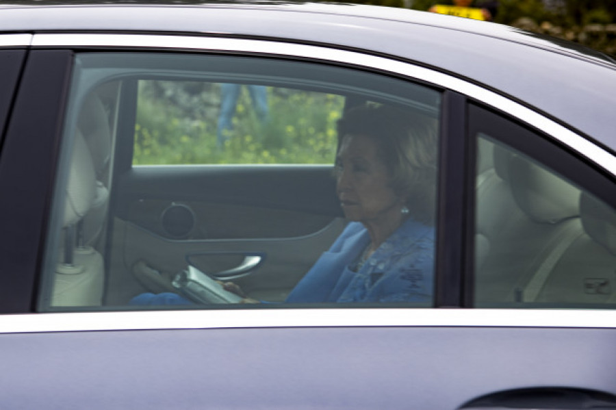 Felipe VI, tras visitar a la reina Sofía en el hospital: "Está muy bien y animada"