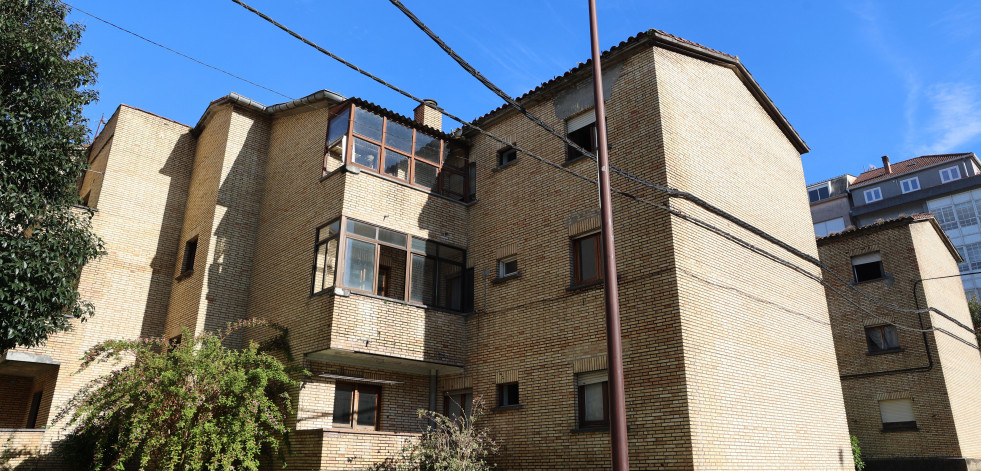 El Concello carballés ya tiene vía libre para derribar las antiguas casas dos mestres