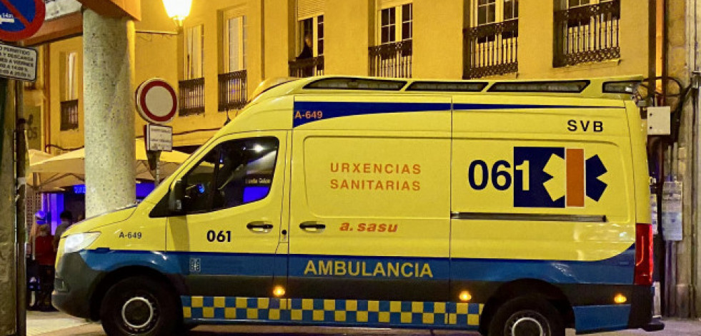 Dos heridos al chocar una autocaravana y una grúa en Carballo