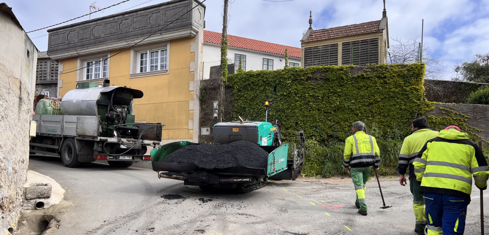 El Ayuntamiento larachés mejora el vial en el núcleo de A Fontaíña