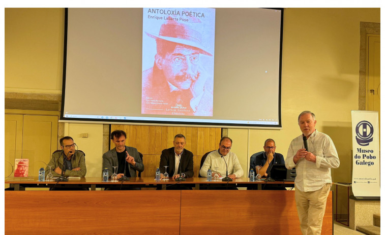 Literatura y pintura en Espiral Maior Foro, en Carballo