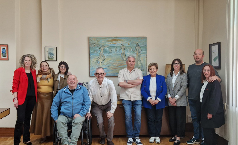 Entidades sociales colaboran con el obradoiro de empleo de Carballo