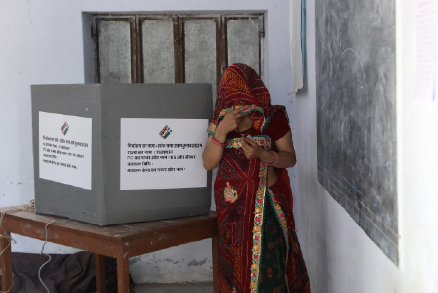 Cabinas rosa para mujeres y rebajas para aumentar el voto en las elecciones de la India