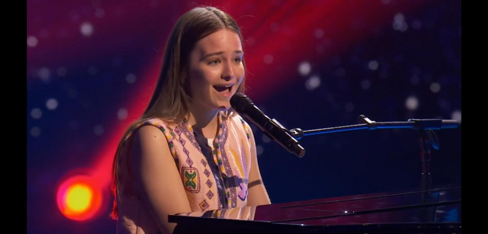 La larachesa Daniela Montes lucha en la final del concurso Quero Cantar