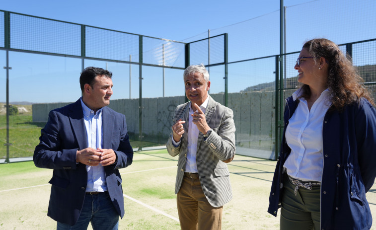 Laxe ya dispone de pista de pádel y parque biosaludable