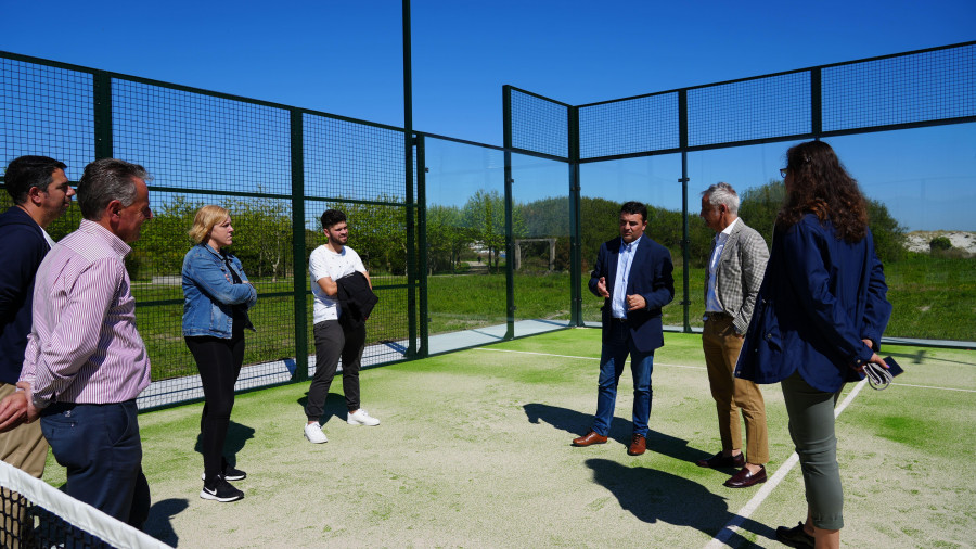 Laxe ya tiene pista de pádel y parque biosaludable