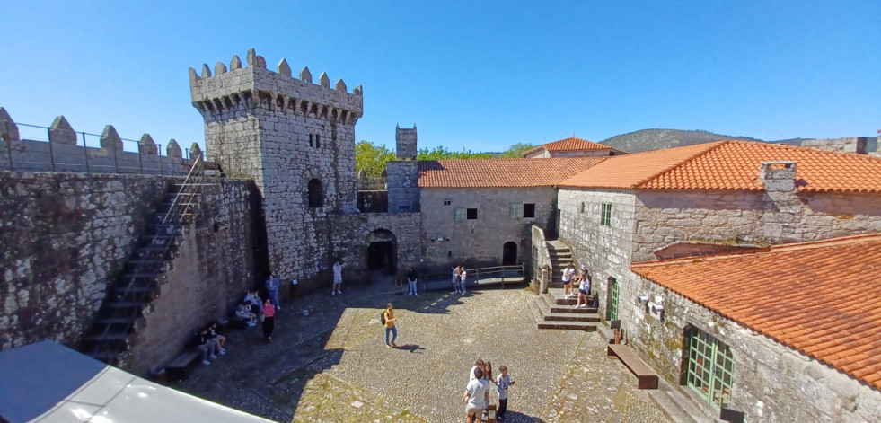 Un paseo virtual para conocer el castillo de Vimianzo