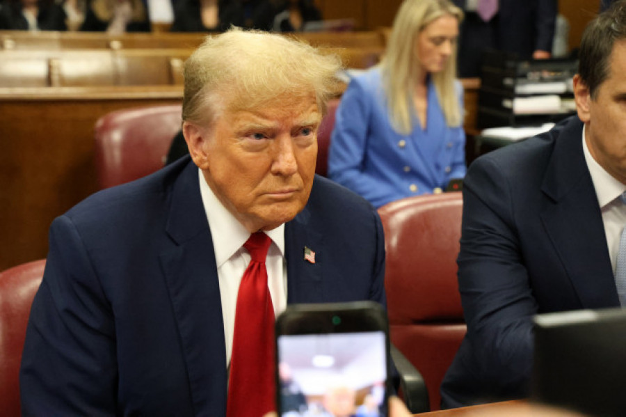 Exabogado de Trump confirma que ocultaron aventuras para influir en elecciones de 2016