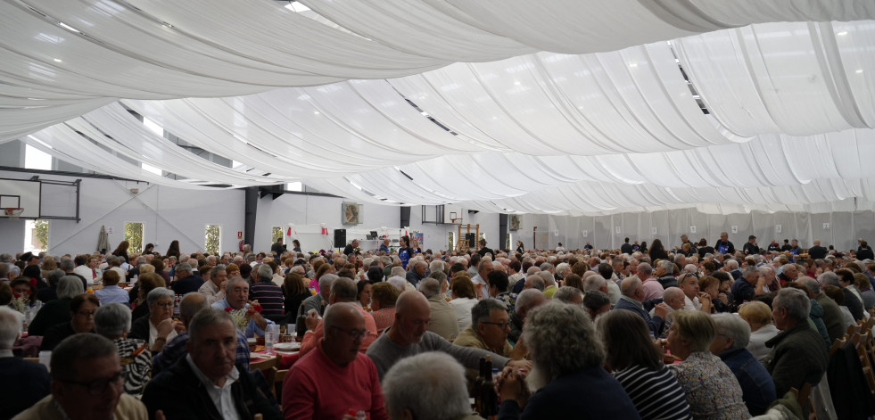 Vimianzo reúne a más de 1.100 personas en su vigésimo Xantar dos Maiores