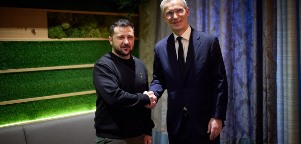Zelenski y Stoltenberg abordan la creación de un fondo de cien mil millones de euros para Ucrania