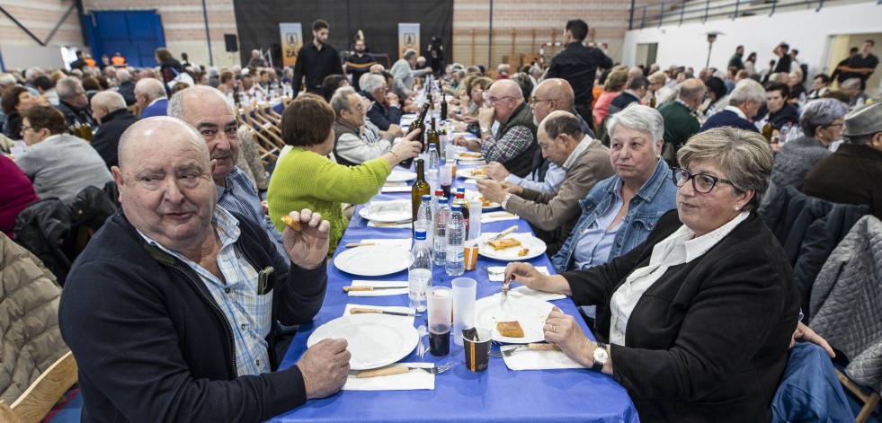 La Festa dos Maiores de Zas cumple sus bodas de plata, con más de 800 personas