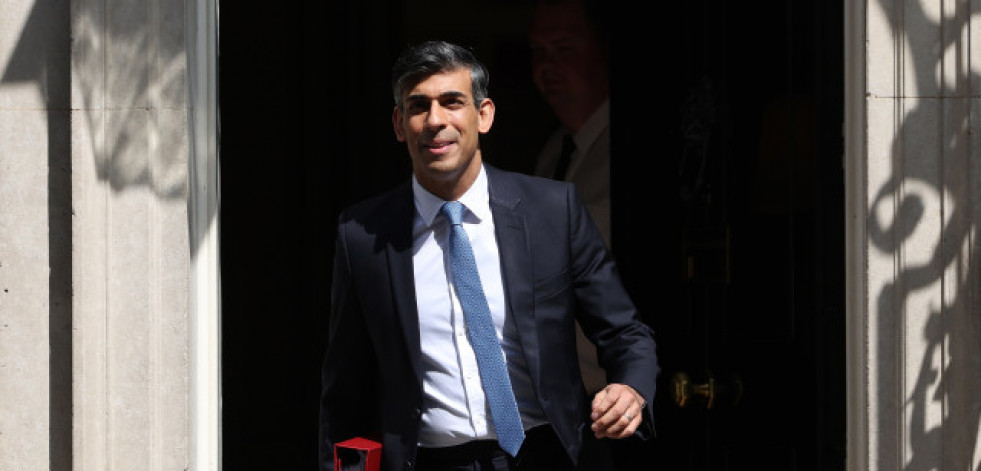 Sunak se aferra al poder pese al golpe asestado por los laboristas en los comicios ingleses