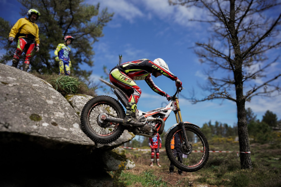 Vimianzo debuta en el mundo del trial